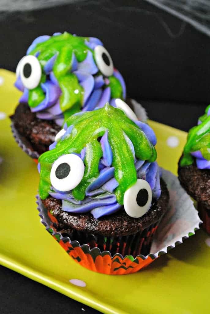 halloween-dessert-for-kids-monster-cupcake